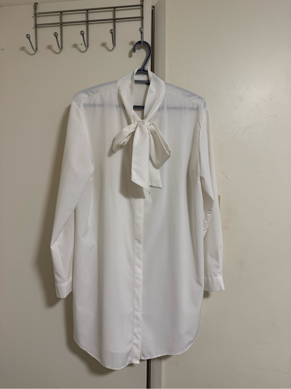 Classic White Bow-Tie Long Sleeve Blouse Top